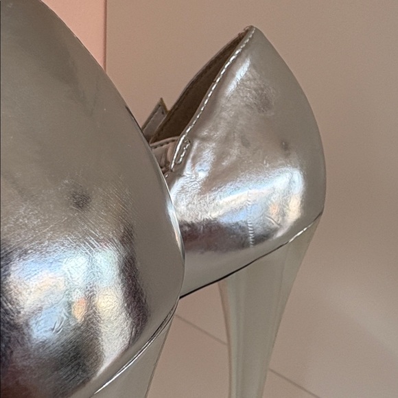NWOB Jessica Simpson Elegant Silver High Heels in size 8B / 38 - Picture 11 of 13